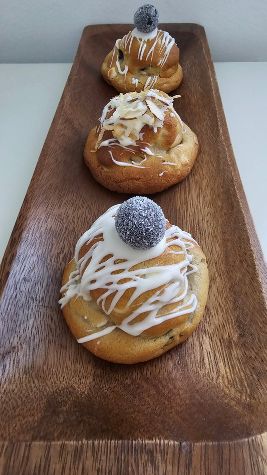 Golden White Choco–Blueberry Cookie